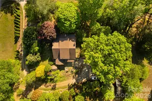 484 Yancey Rd, Marion, NC 28752 - Photo 4