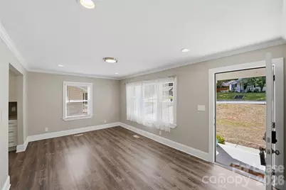 4239 Dinglewood Avenue, Charlotte, NC 28205 - Photo 8