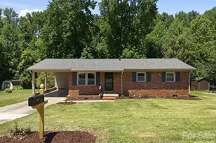 413 E McLelland Ave, Mooresville, NC 28115 - Photo 1