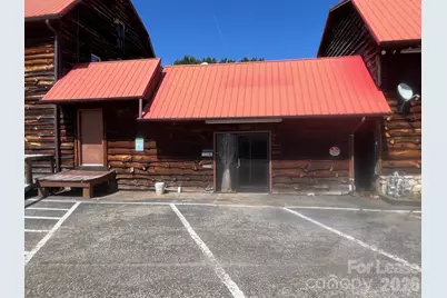 466 E Court Street #B, Marion, NC 28752 - Photo 2