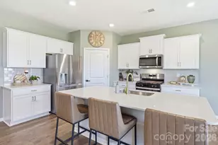 109 Shorthorn Rd, Fletcher, NC 28732 - Photo 4