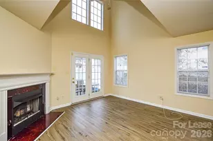 8415 Spirea Ct, Charlotte, NC 28215 - Photo 2