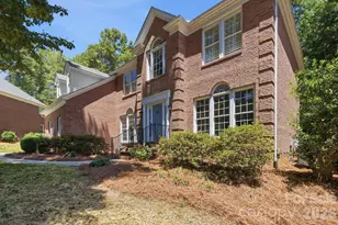 4432 Mountain Cove Dr, Charlotte, NC 28216 - Photo 2