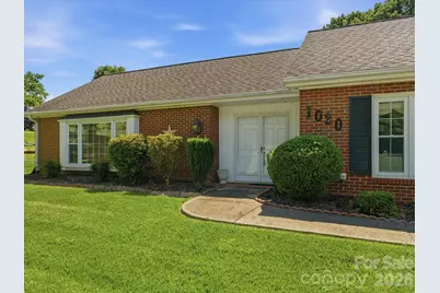 1020 Longreen Drive, Kernersville, NC 27284 - Photo 2