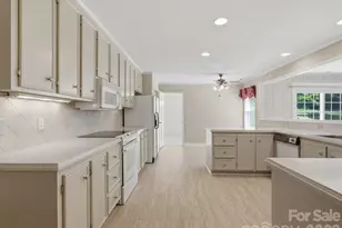 1020 Longreen Dr, Kernersville, NC 27284 - Photo 20