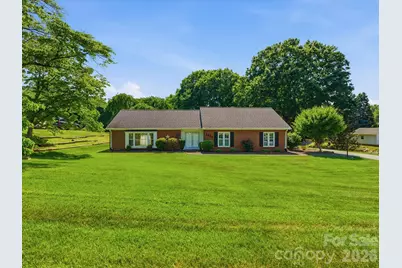 1020 Longreen Drive, Kernersville, NC 27284 - Photo 2