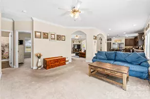 111 Robin St, Hendersonville, NC 28739 - Photo 8