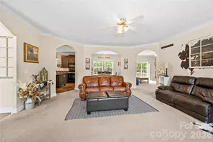 111 Robin St, Hendersonville, NC 28739 - Photo 6