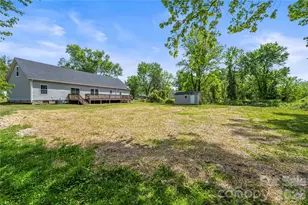 111 Robin St, Hendersonville, NC 28739 - Photo 32
