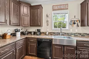 111 Robin St, Hendersonville, NC 28739 - Photo 12