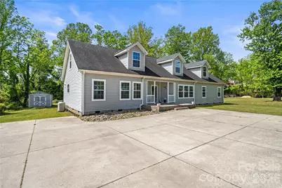 111 Robin Street, Hendersonville, NC 28739 - Photo 1