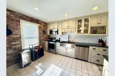 2705 North Street NW #65, Hickory, NC 28601 - Photo 6