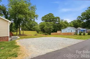215 W Dallas Rd, Stanley, NC 28164 - Photo 28