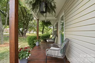 215 W Dallas Rd, Stanley, NC 28164 - Photo 4