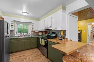 105 7th St, Black Mountain, NC 28711 - Photo 10
