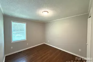 8209 Terra Linda Ln, Charlotte, NC 28215 - Photo 10