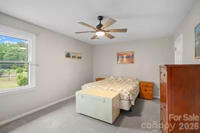 6131 Kinghurst Drive, Charlotte, NC 28216 - Photo 14