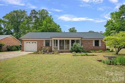 6131 Kinghurst Drive, Charlotte, NC 28216 - Photo 2