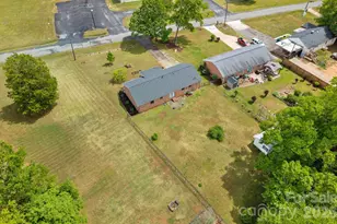 6131 Kinghurst Dr, Charlotte, NC 28216 - Photo 32