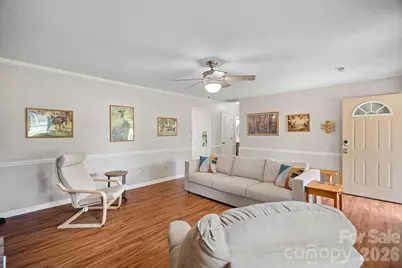 6131 Kinghurst Drive, Charlotte, NC 28216 - Photo 6