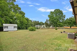 6131 Kinghurst Dr, Charlotte, NC 28216 - Photo 26