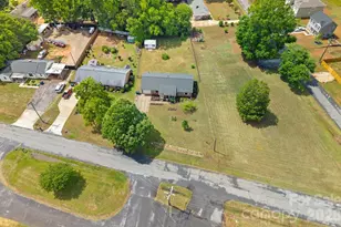 6131 Kinghurst Dr, Charlotte, NC 28216 - Photo 30
