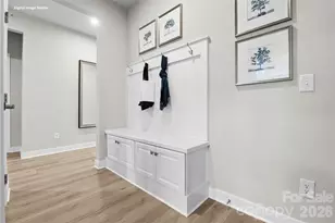 908 Heathway Dr, Charlotte, NC 28213 - Photo 6