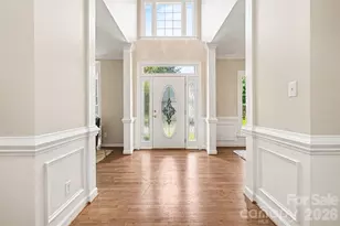 7068 Kidwelly Ln, Matthews, NC 28104 - Photo 2