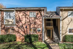 2800 Heathstead Place, Charlotte, NC 28210 - Photo 2