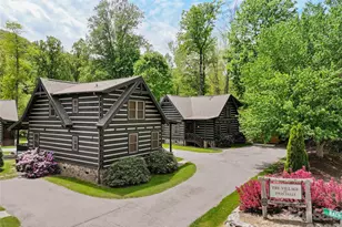 17 Rachels Cir, Maggie Valley, NC 28751 - Photo 2