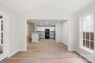 5123 Sunburst Ln, Charlotte, NC 28213 - Photo 6