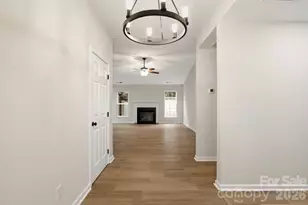 5123 Sunburst Ln, Charlotte, NC 28213 - Photo 2