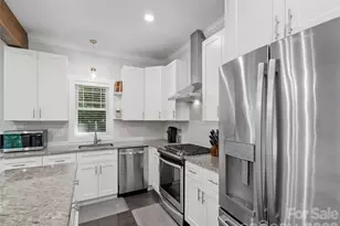 100 Hibriten Dr, Asheville, NC 28801 - Photo 8