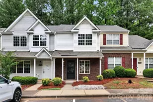 6762 Cypress Tree Ln, Charlotte, NC 28215 - Photo 1