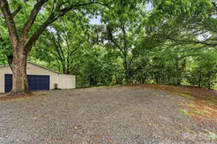 1016 Underwood Rd, Matthews, NC 28104 - Photo 40