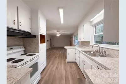 128 Greenview Drive, Kannapolis, NC 28081 - Photo 2