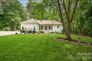 1800 Chestnut Ln, Matthews, NC 28104 - Photo 2