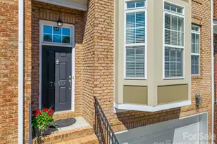 7810 Springs Village Ln, Charlotte, NC 28226 - Photo 2
