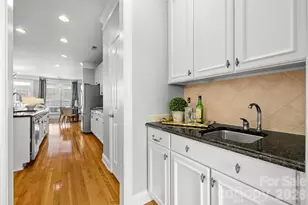 7810 Springs Village Ln, Charlotte, NC 28226 - Photo 6