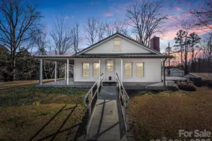 620 Smith Waldrop Rd, Columbus, NC 28722 - Photo 2
