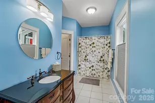 611 E 37th St, Charlotte, NC 28205 - Photo 14