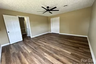 1162 Broadway St, Claremont, NC 28610 - Photo 18