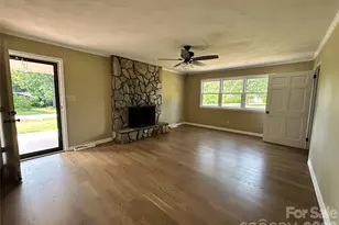1162 Broadway St, Claremont, NC 28610 - Photo 14
