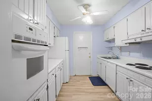 4754 Hedgemore Dr, Charlotte, NC 28209 - Photo 14