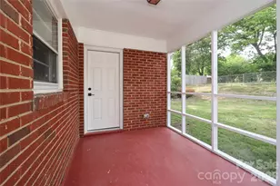 1720 Miles Ct, Charlotte, NC 28216 - Photo 24