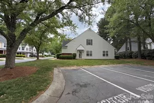 10206 University Park Ln, Charlotte, NC 28213 - Photo 2