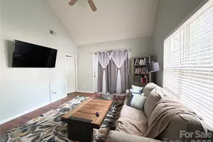 10206 University Park Ln, Charlotte, NC 28213 - Photo 8