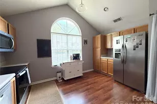10206 University Park Ln, Charlotte, NC 28213 - Photo 12