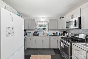 1018 W 5th Ave, Gastonia, NC 28052 - Photo 8