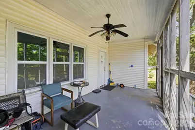 1018 W 5th Avenue, Gastonia, NC 28052 - Photo 4